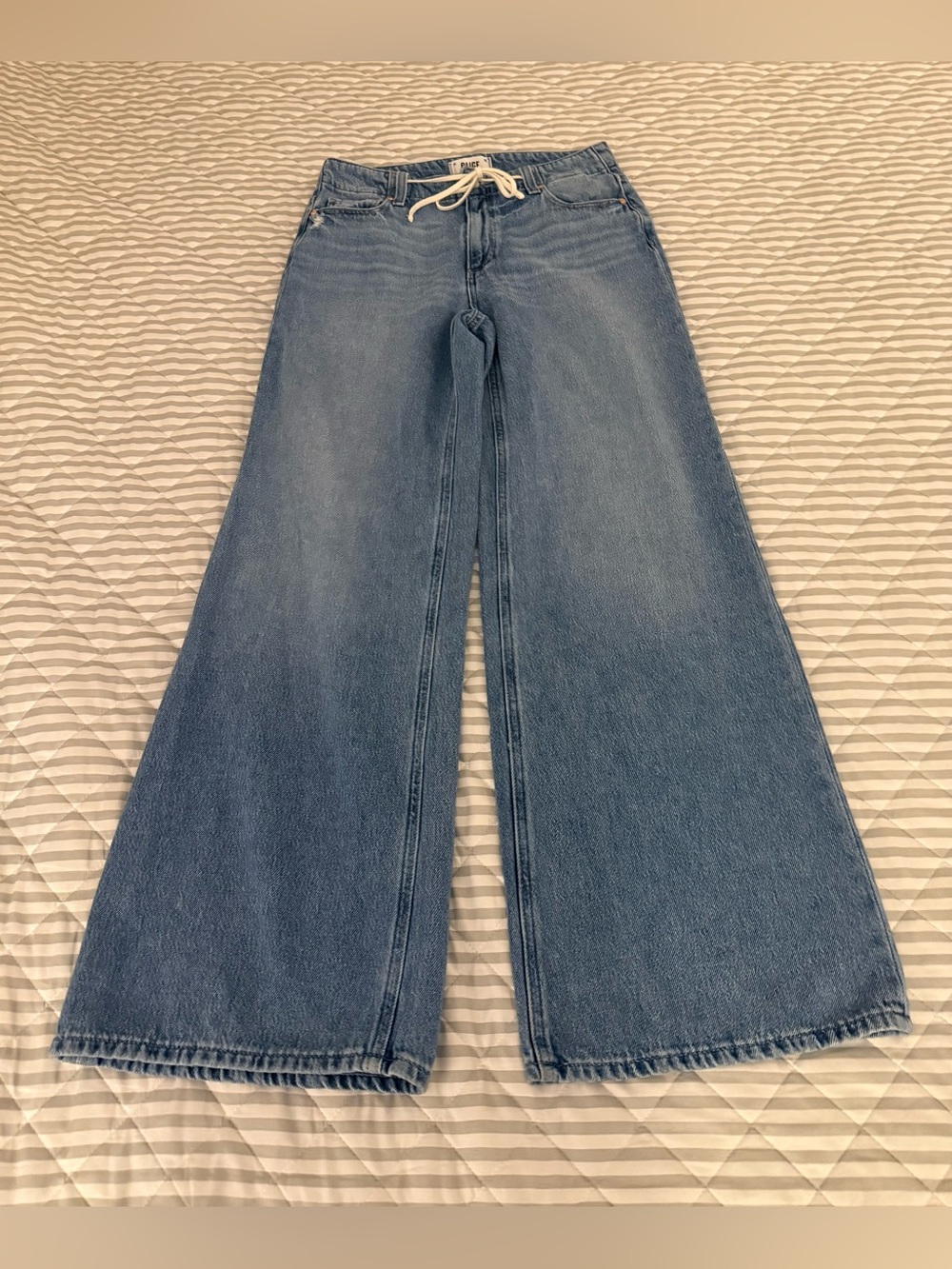 Paige Zoey Tie Waist Wide Leg Jeans Vintage Collection Women’s Size 26 EUC
